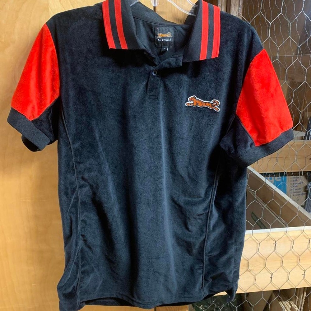 MENS POLO Le Tigre size medium black & red polo shirt with embroidered logo